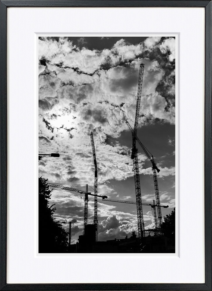 WITH FOTO インテリアフォト額装 A2 空とクレーン/Crane in Dramatic Sky  